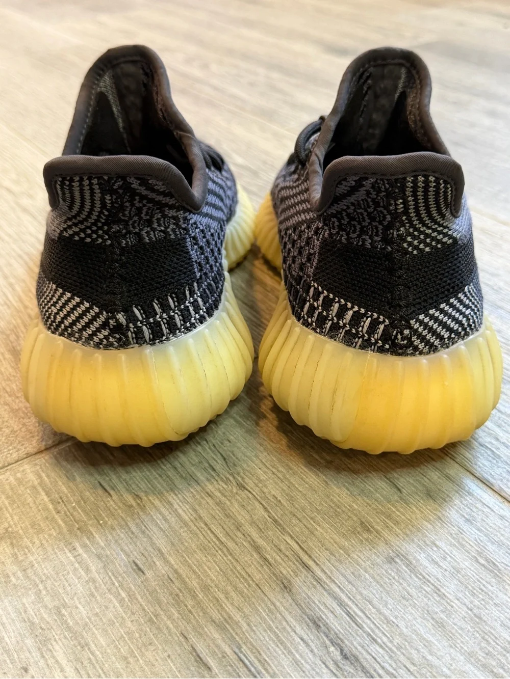 Adidas Yeezy Boost 350 V2 Carbon Men Size 4.5 Black Grey Sneakers Boost B37571